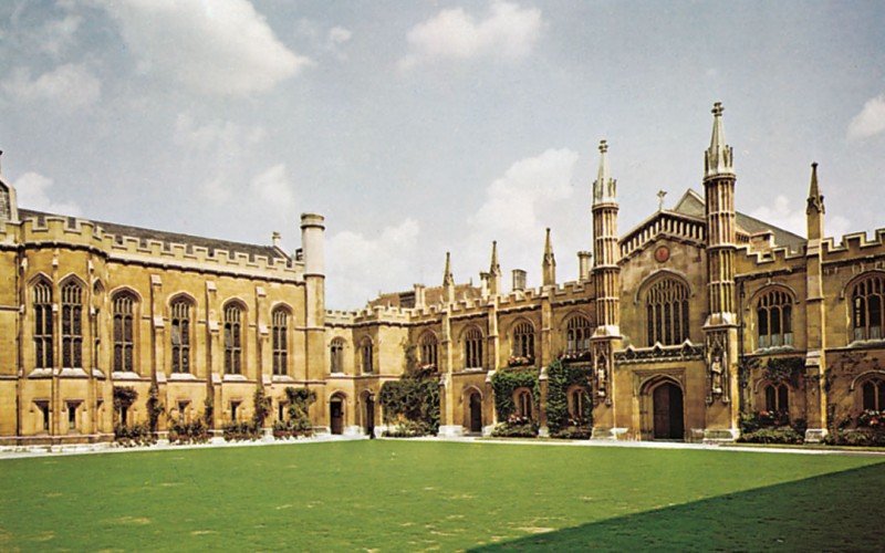 1640183466Corpus-Christi-College-University-of-Cambridge-England.jpg